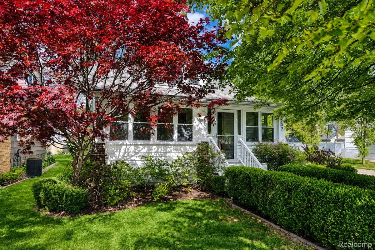 202 S Connecticut AVE, Royal Oak, MI 48067