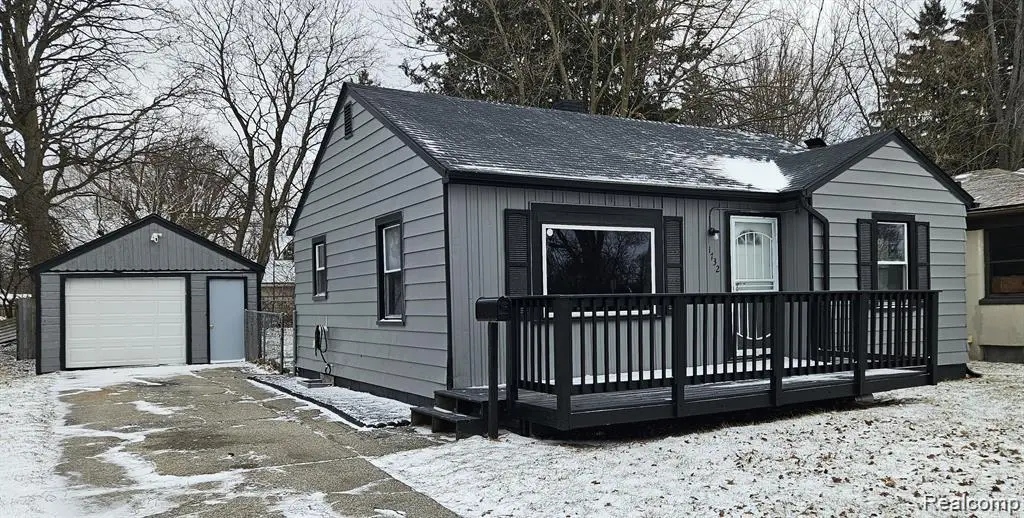 1732 Stanley ST, Saginaw, MI 48602