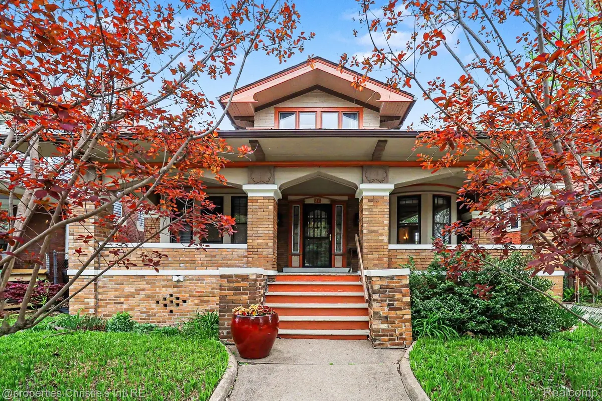 80 Glynn CT, Detroit, MI 48202
