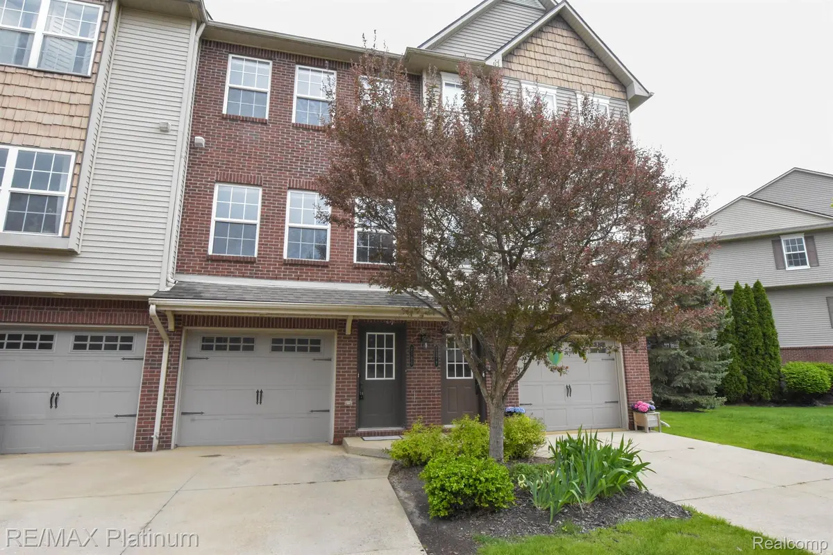 2180 KNOTTY PINE TRL, Howell Township, MI 48855
