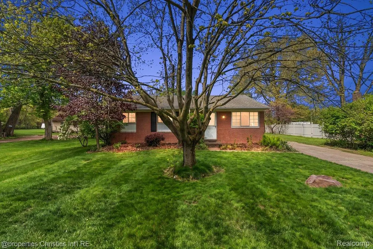 5894 Heyer ST, Romulus, MI 48174