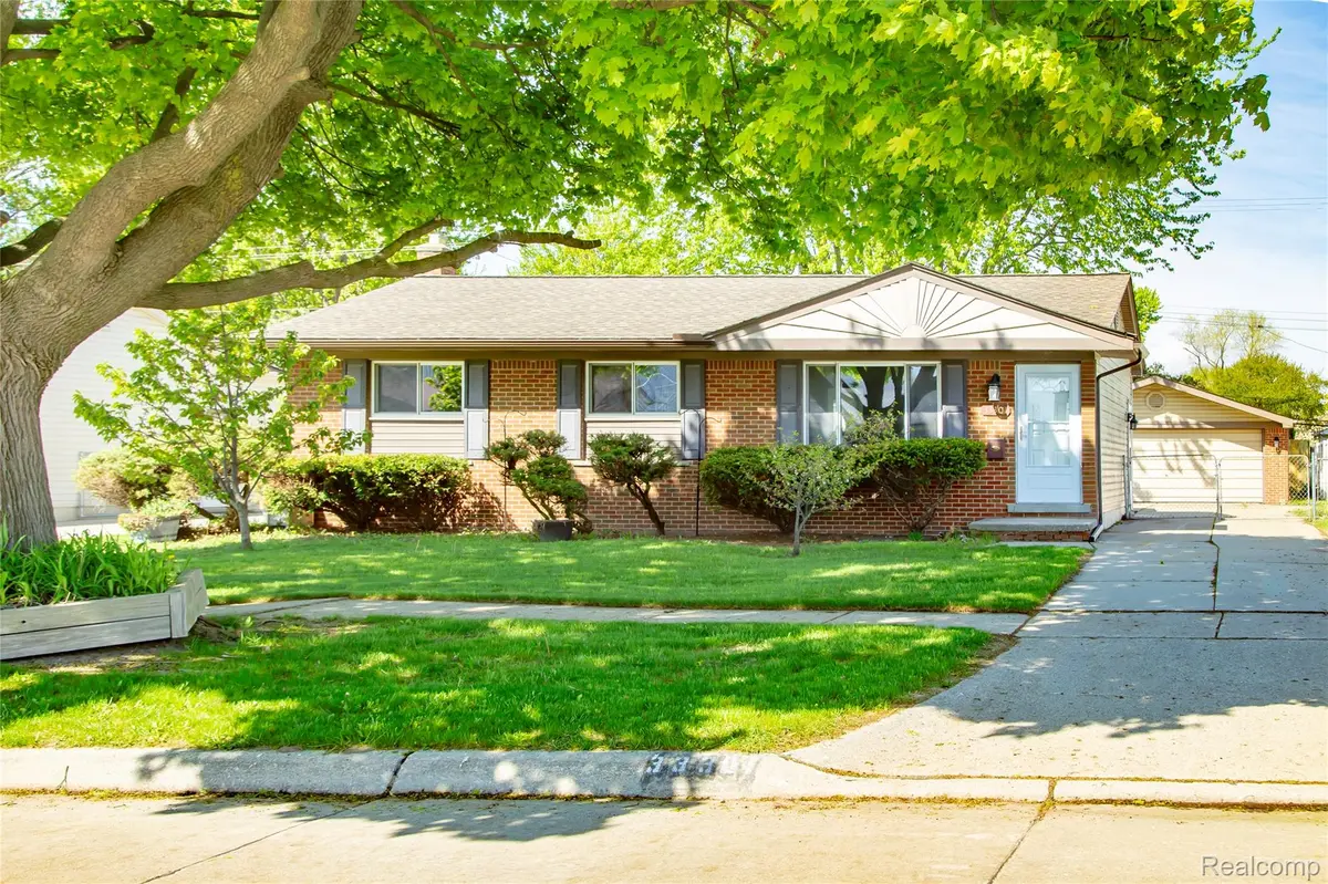33301 Janet, Fraser, MI 48026