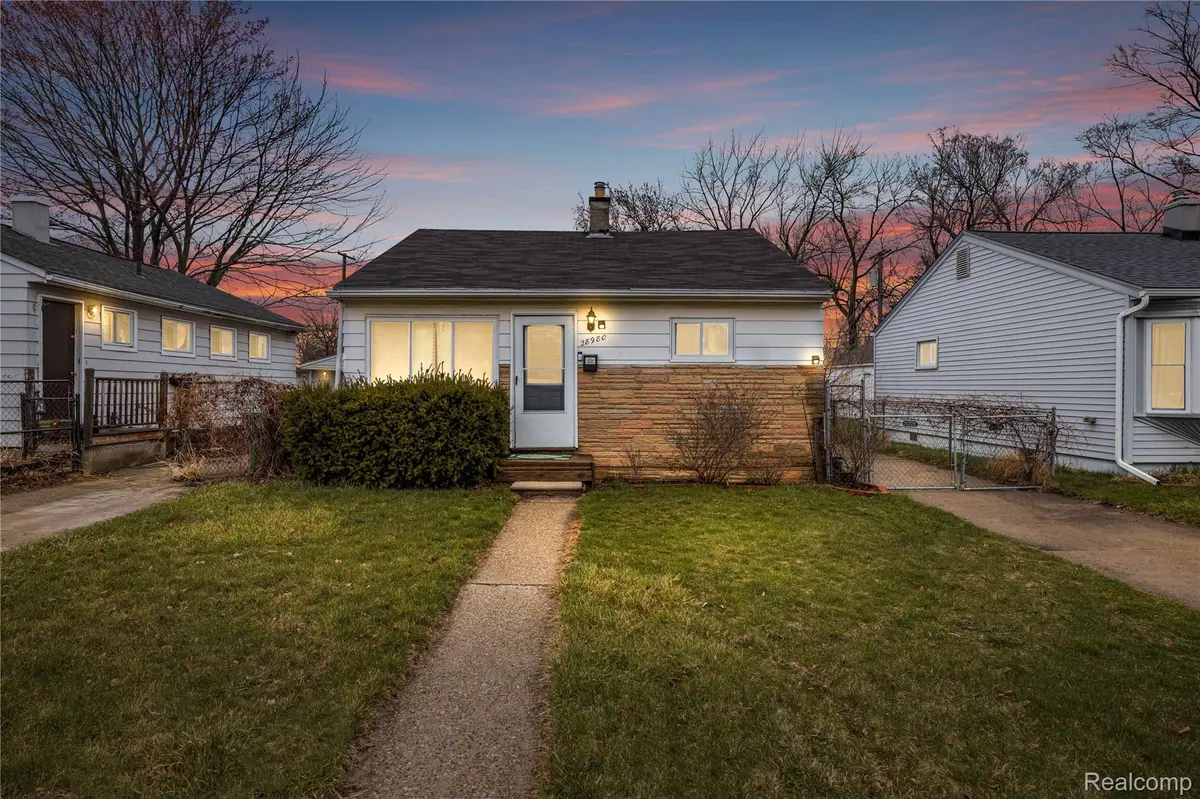 28980 Dawson ST, Garden City, MI 48135