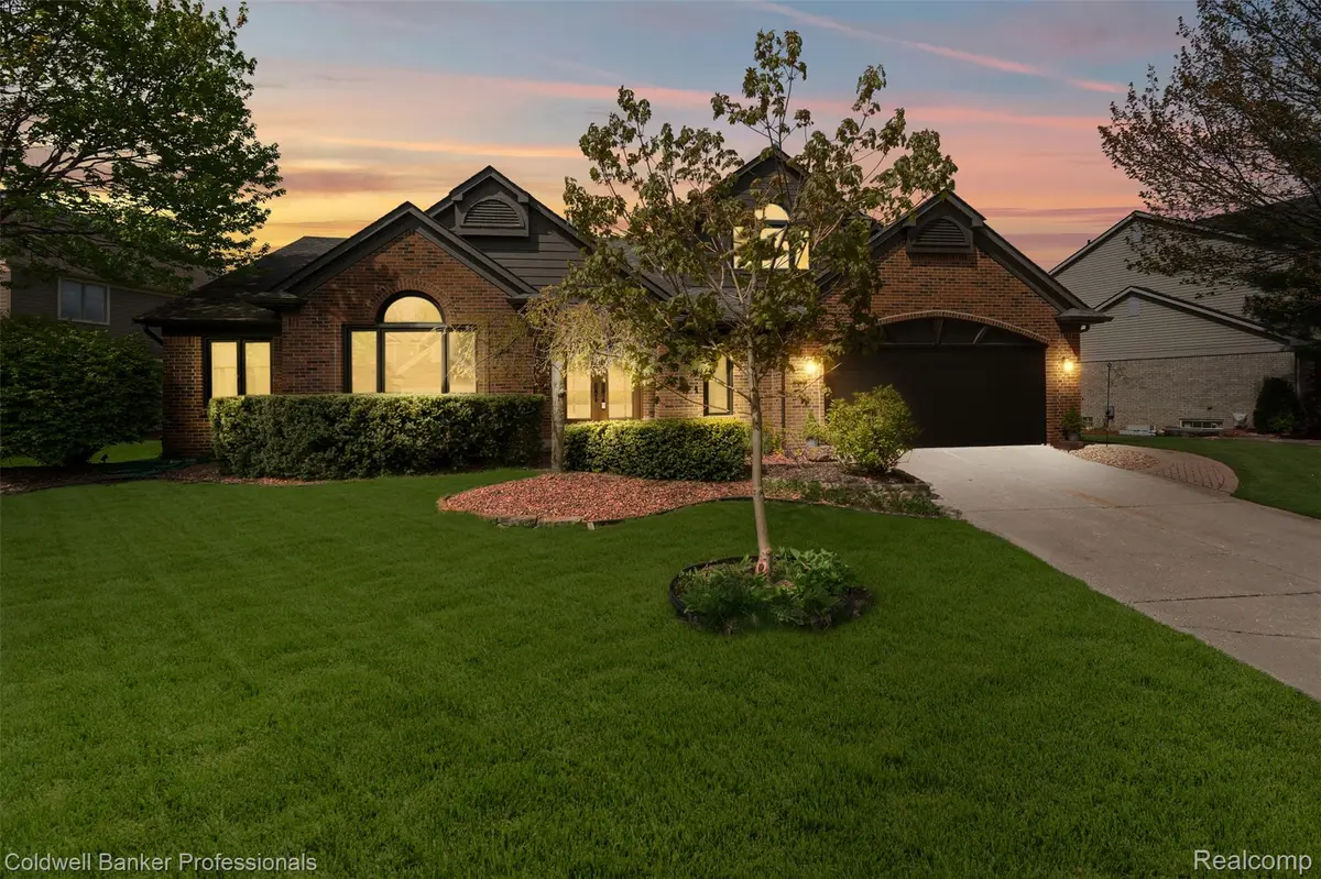 24295 Roma Ridge DR, Novi, MI 48374