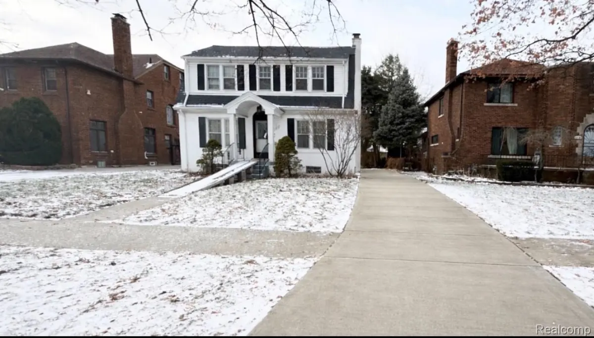 19187 GAINSBOROUGH RD, Detroit, MI 48223