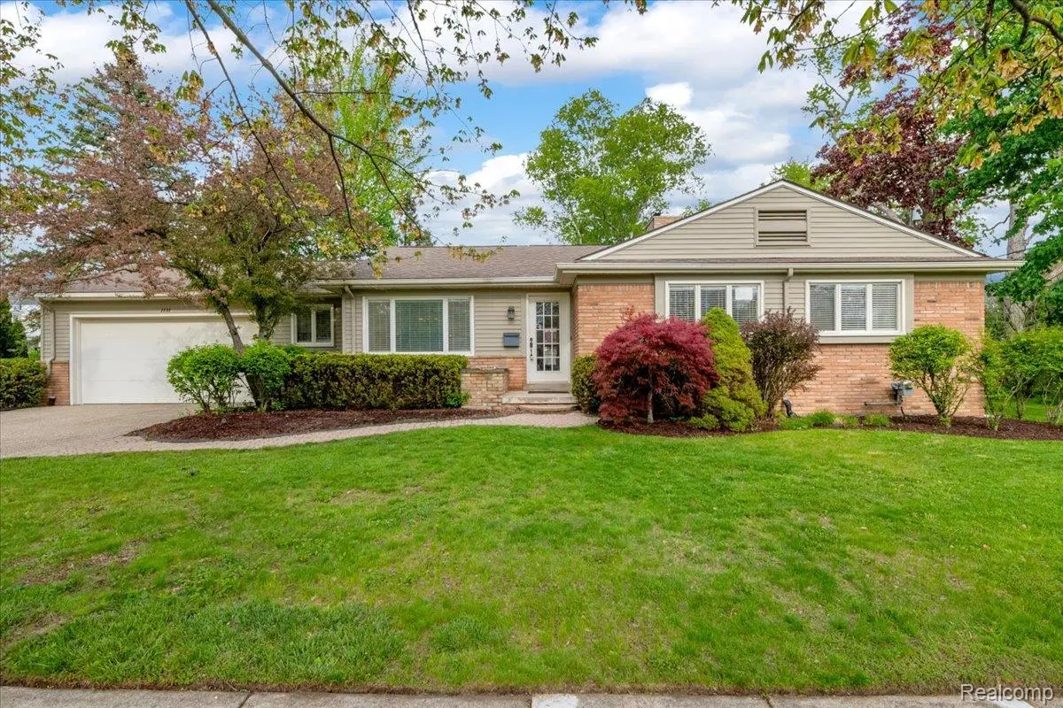 1131 Pleasant ST, Birmingham, MI 48009