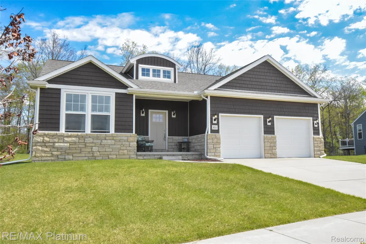 3003 Bogues View DR, Oceola Township, MI 48843
