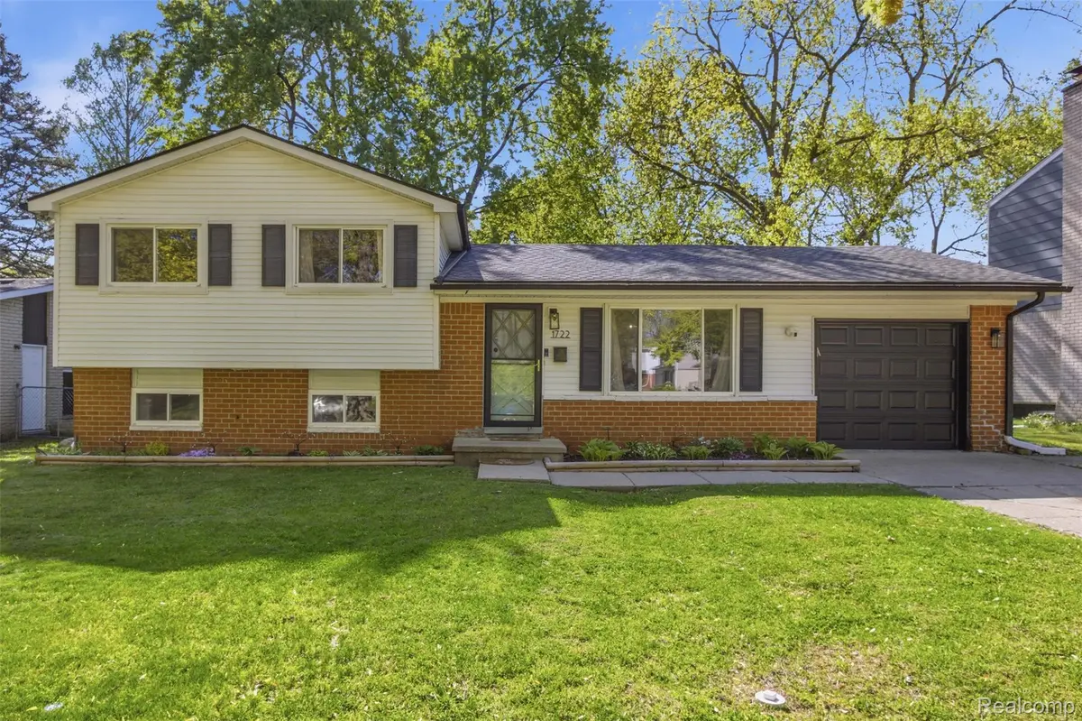 1722 Stephens DR, Superior Charter Township, MI 48198