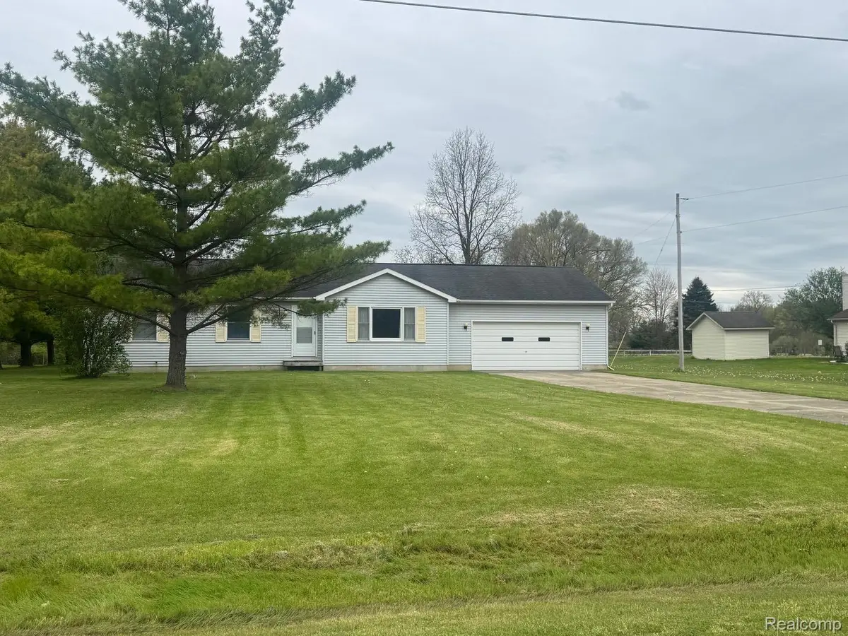 10056 Carlee June DR, Hartland Township, MI 48430