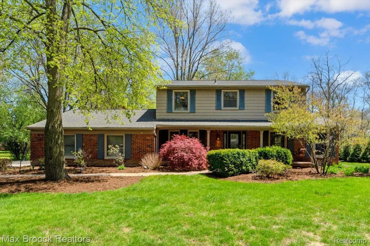 5939 Dunmore DR, West Bloomfield Charter Township, MI 48322