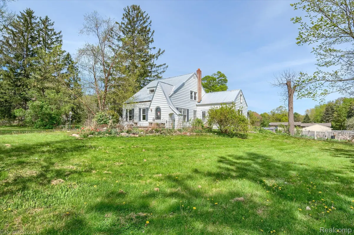 164 Myers RD, Lapeer Township, MI 48446
