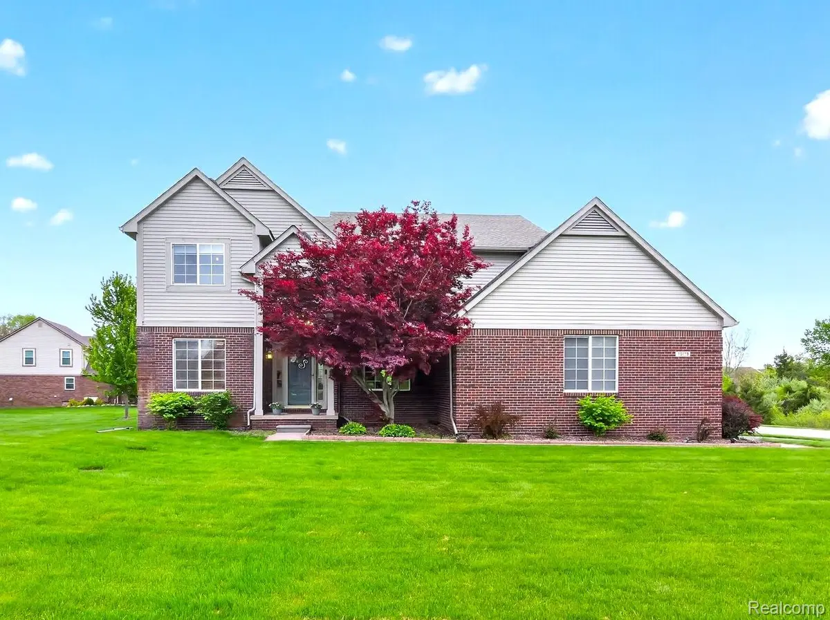 10119 Otter DR, Green Oak Township, MI 48178