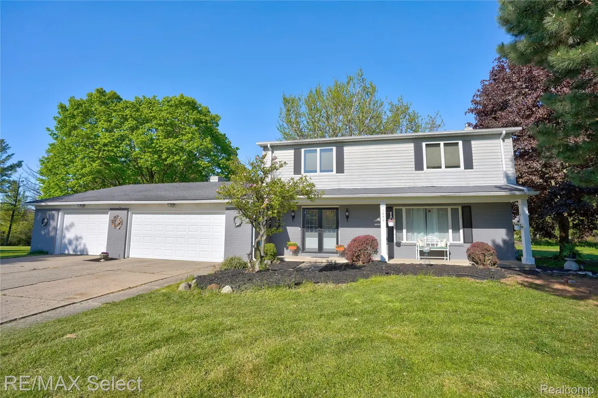 1490 Dyemeadow LN, Flint Charter Township, MI 48532