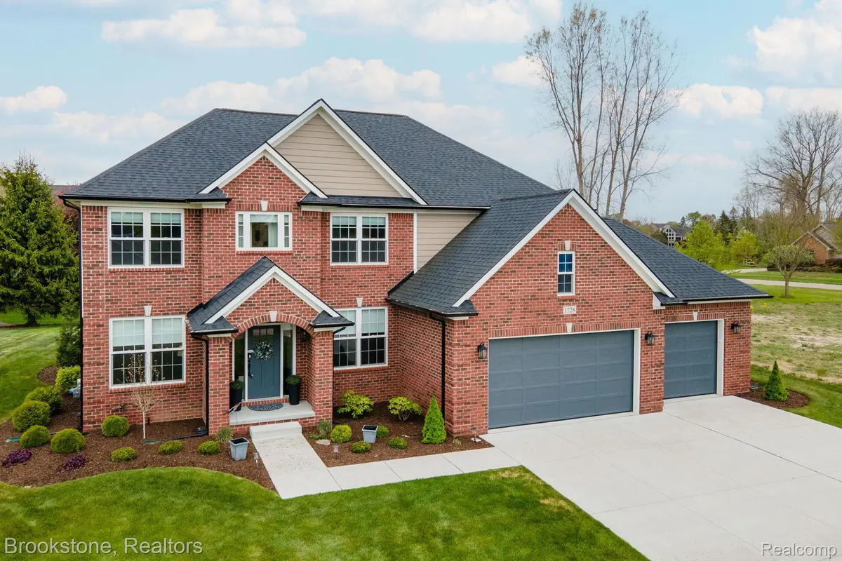 1728 John Paul CT, Oxford Charter Township, MI 48371