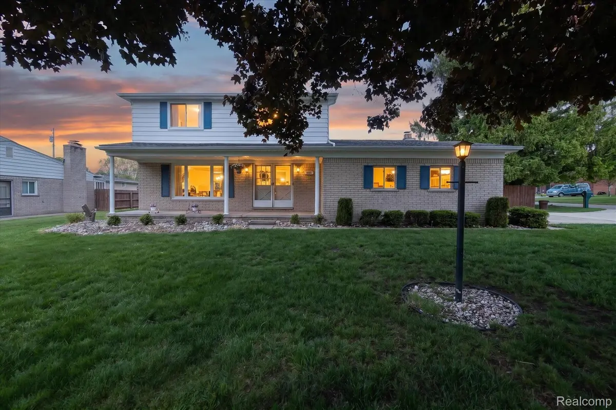 38010 John P ST, Clinton Charter Township, MI 48036