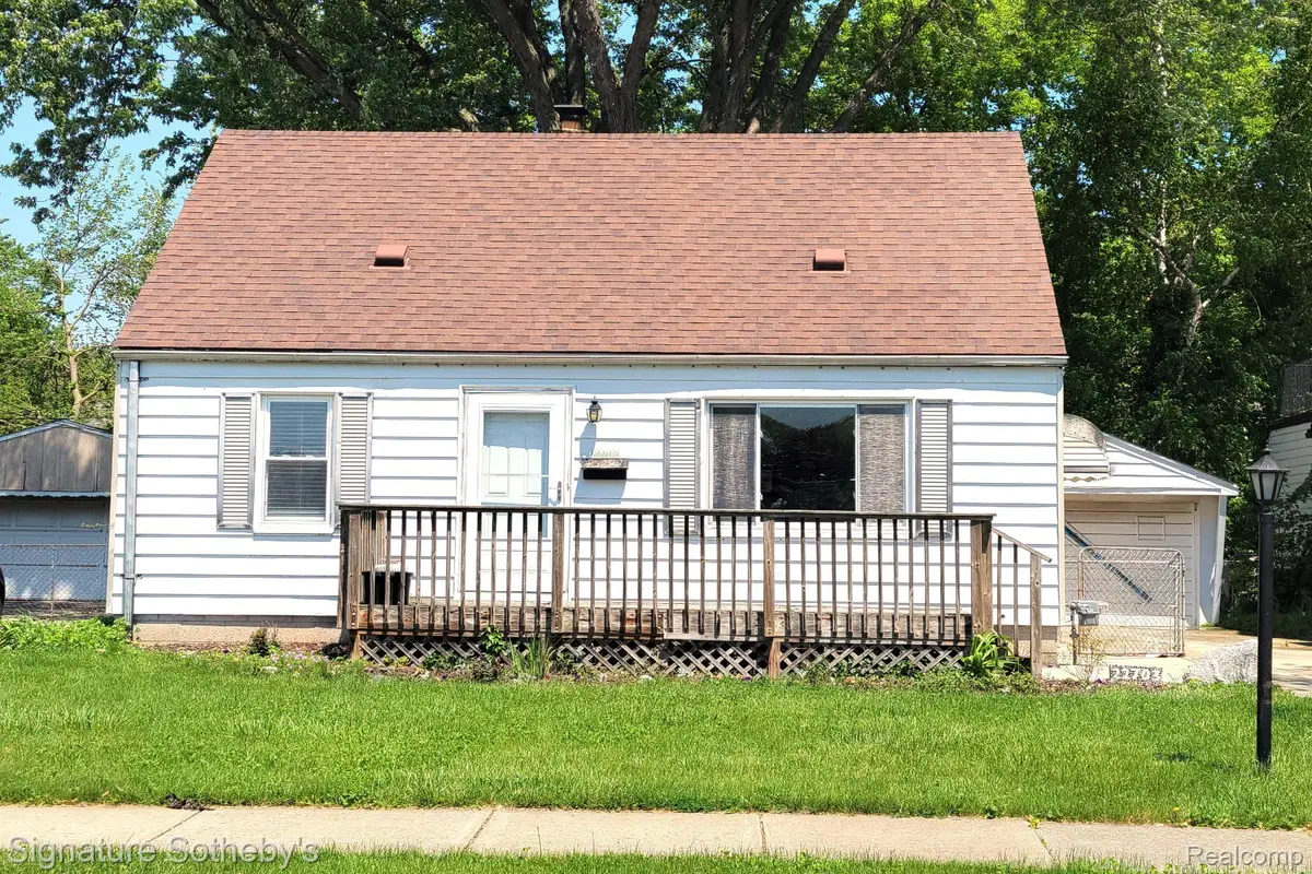 22703 Ridgeway ST, St. Clair Shores, MI 48080