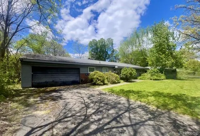 7166 Cottonwood Knoll, West Bloomfield Charter Township, MI 48322