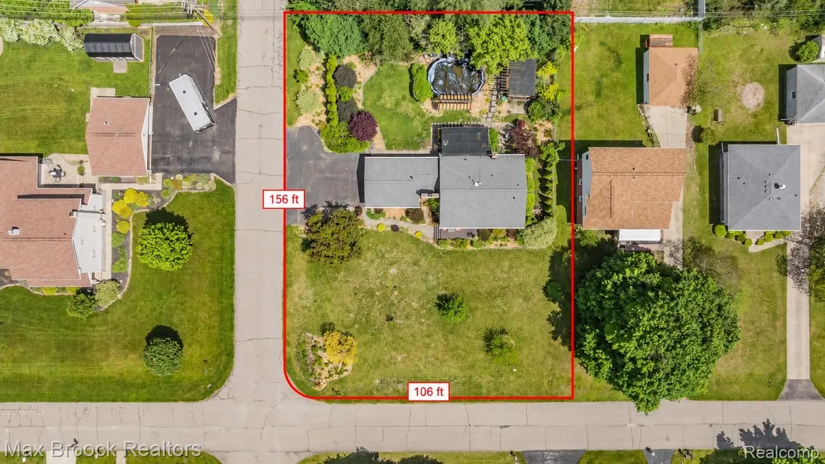 9110 Corinne ST, Plymouth Charter Township, MI 48170