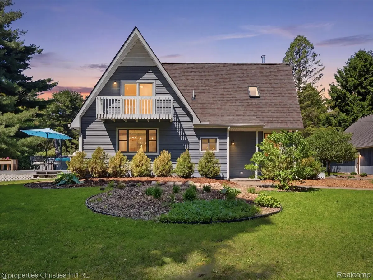 8645 Toma RD, Dexter Township, MI 48169