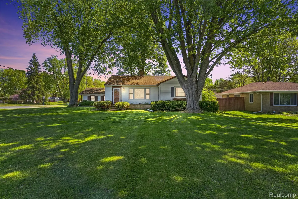 7230 N Center RD, Genesee Charter Township, MI 48458