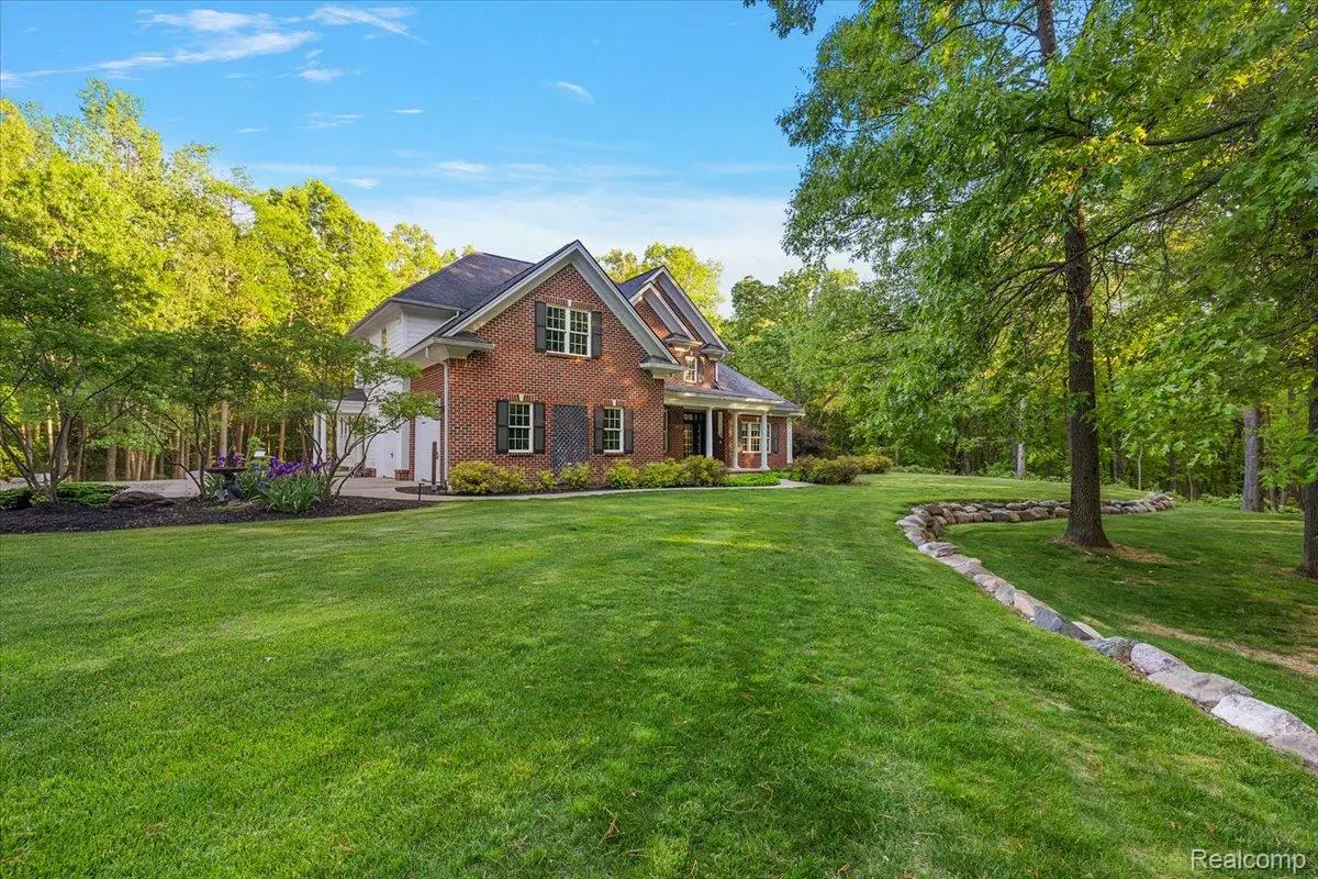 500 Hawk High Hill RD, Metamora Township, MI 48455