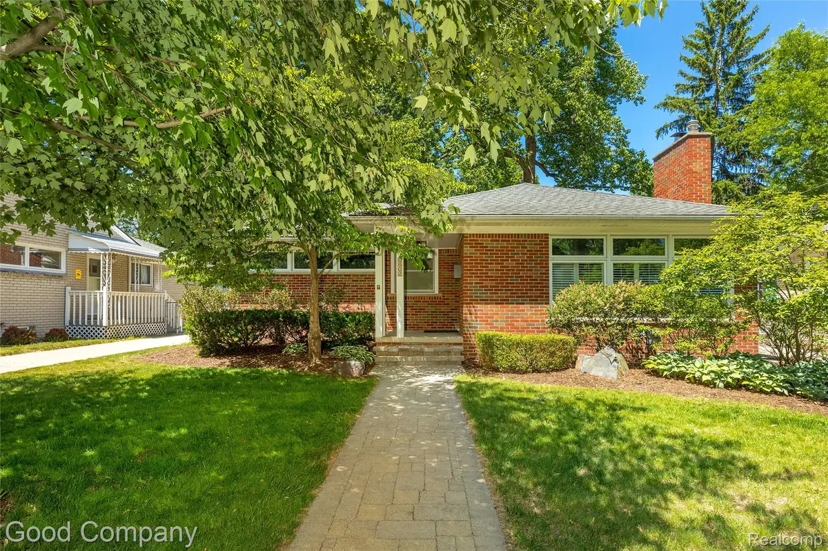 802 Orchard View DR, Royal Oak, MI 48073