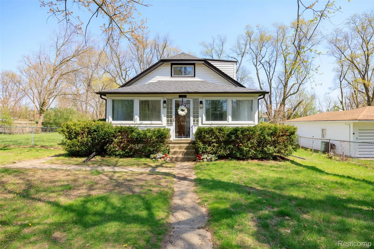 1545 Tanfield ST, West Bloomfield Charter Township, MI 48324