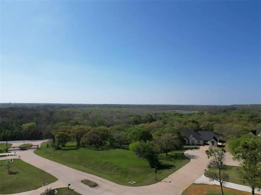 5600 Foothills Court, Cross Roads, TX 76227