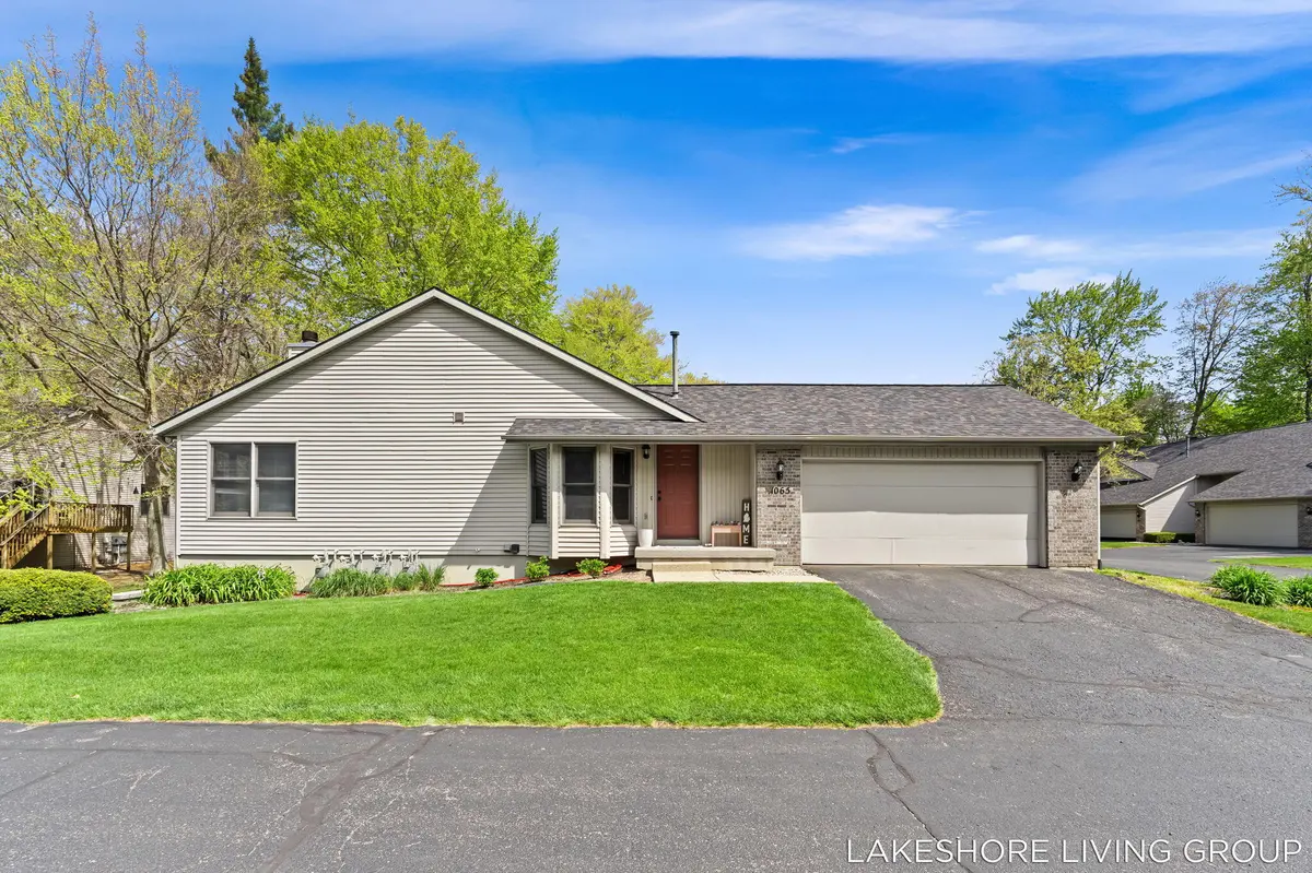 1065 Superior CT, Park Twp, MI 49424
