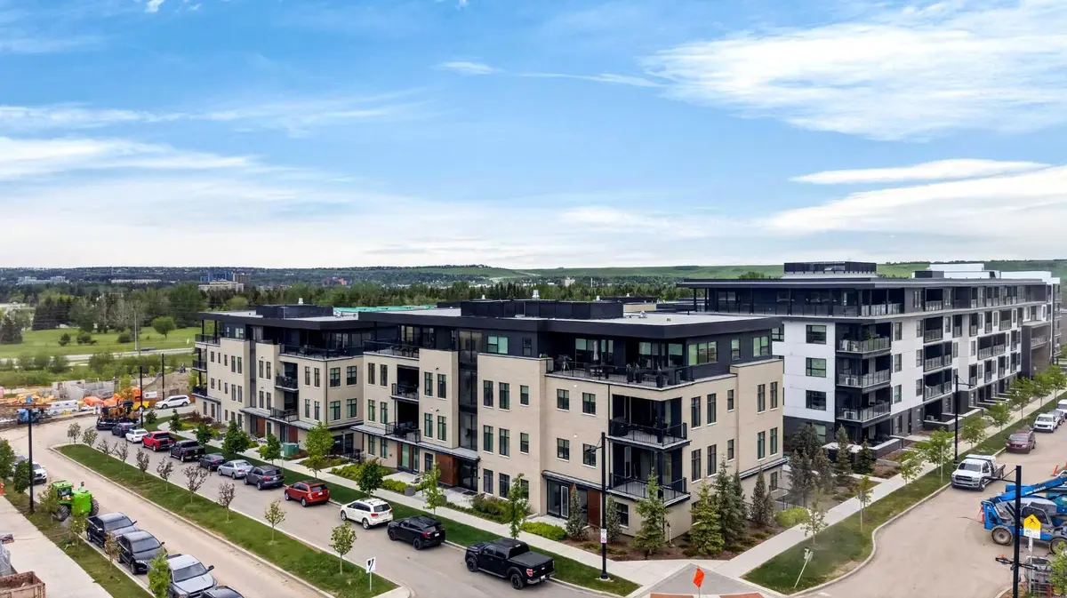 275 Lebel CRES NW #302, Calgary, AB T3B 6L5