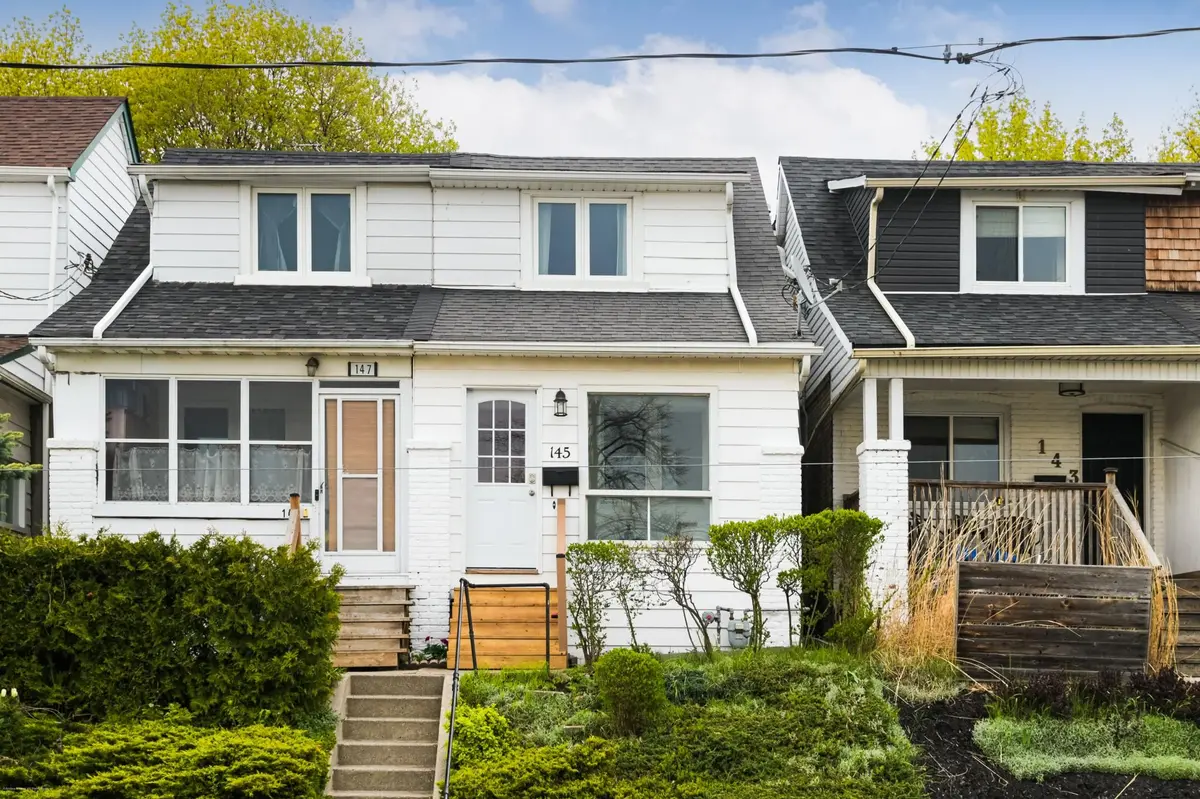 145 Hillingdon AVE, Toronto E02, ON M4C 3J1