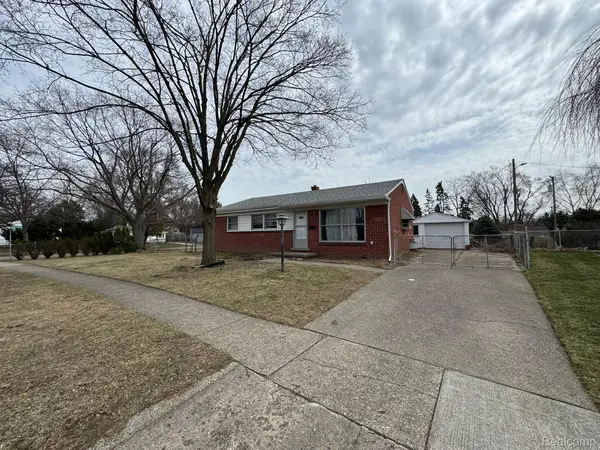 47166 Roland ST, Shelby Charter Township, MI 48317
