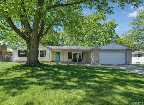 5372 Moceri LN, Grand Blanc Charter Township, MI 48439