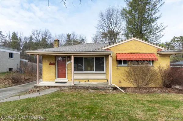 725 Duchess ST, Milford Village, MI 48381
