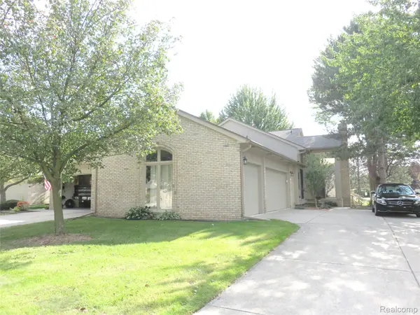 17610 Kirkwood DR #66, Clinton Charter Township, MI 48038