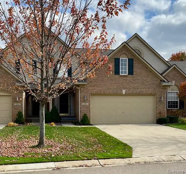 1395 Waverly DR, White Lake Charter Township, MI 48386