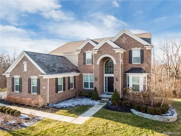 37840 Ellerly LN, Northville, MI 48167
