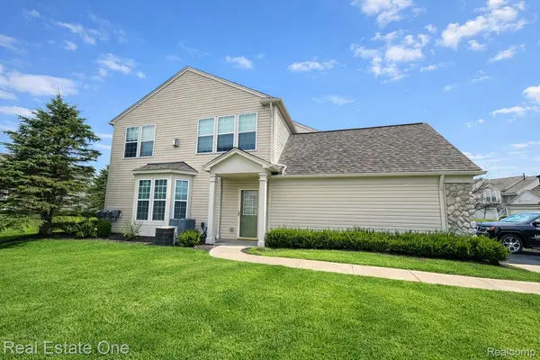 515 Dockside CIR #28, Holly Township, MI 48442
