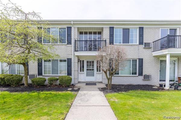 100 W Hickory Grove RD #B3, Bloomfield Hills, MI 48304