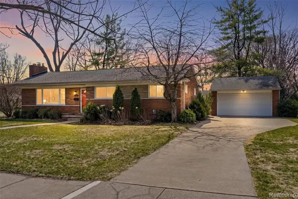 16115 Reedmere AVE, Beverly Hills Village, MI 48025