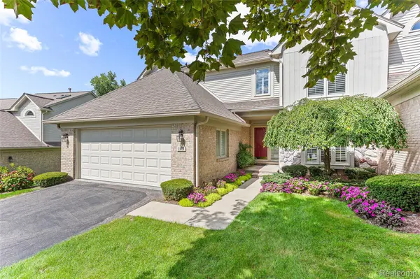 109 Hampton CT #17, Northville, MI 48168