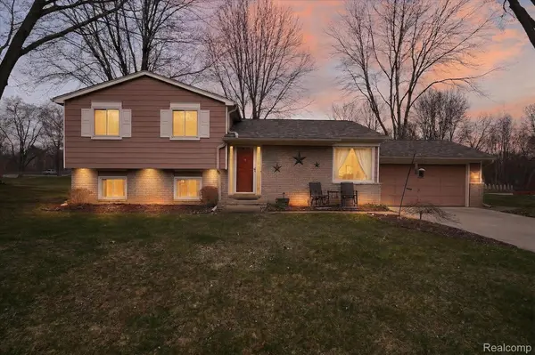 7336 Mustang DR, Independence Charter Township, MI 48346