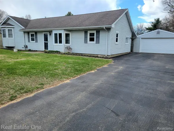 5415 Pine Knob LN, Independence Charter Township, MI 48346