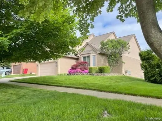 6665 Suffield DR, Washington Township, MI 48094