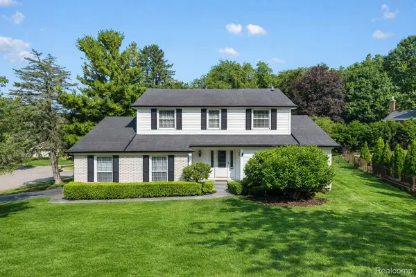 42881 Inverness CT, Northville, MI 48168
