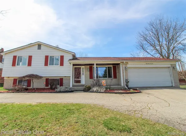 6942 Leslee Crest DR, West Bloomfield Charter Township, MI 48322