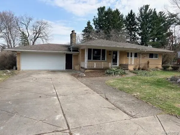 421 Nesbit LN, Rochester Hills, MI 48309