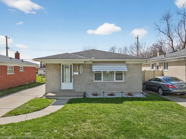 6623 N Silvery LN, Dearborn Heights, MI 48127