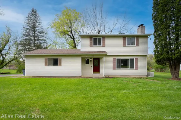 11198 Horton RD, Groveland Township, MI 48442