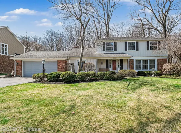 28861 Forest Ridge DR, Farmington Hills, MI 48331